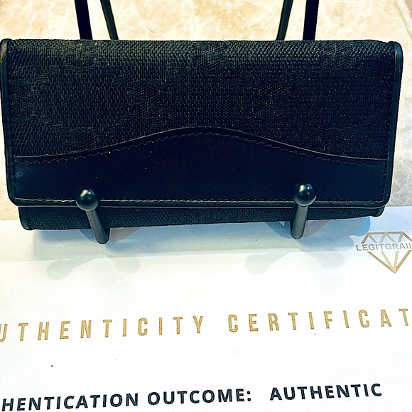 GUCCI black GG key chain and card holder. - Picture 12 of 13